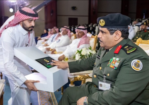 برعاية الأمير عبدالعزيز بن سعود .. مدير عام السجون يدشن نظام منجز للتعاملات الإلكترونية