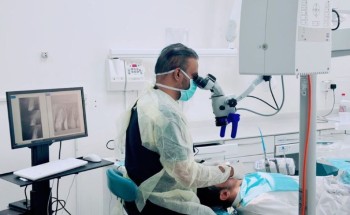 تأمين جهاز المايكروسكوب في مركز طب الأسنان التخصصي بحفر الباطن