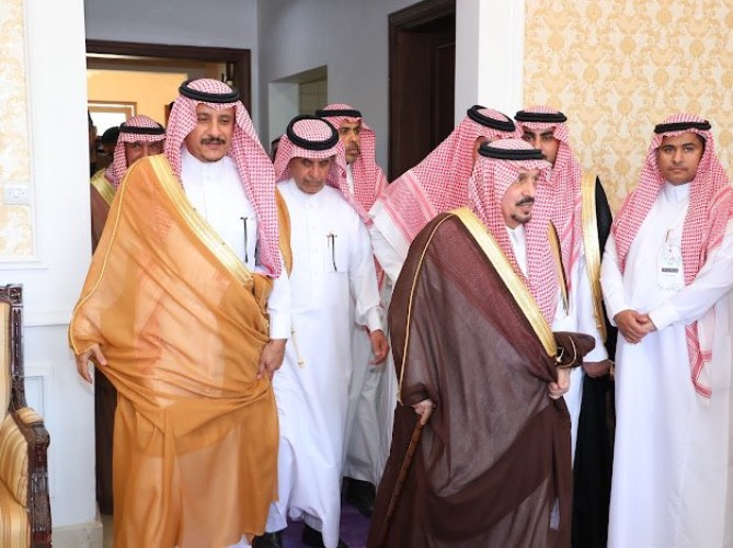 سمو أمير الرياض يدشن عددًا من المشروعات البلدية والصحية بـ”المجمعة”