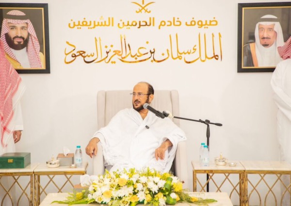 آل الشيخ: تمسكوا بالإسلام والصدق والإخلاص ونبذ التطرف