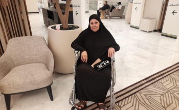الحاجه الفلسطينية فاطمة محمود ” الرعاية النوعية ” أنستني الكرسي المتحرك