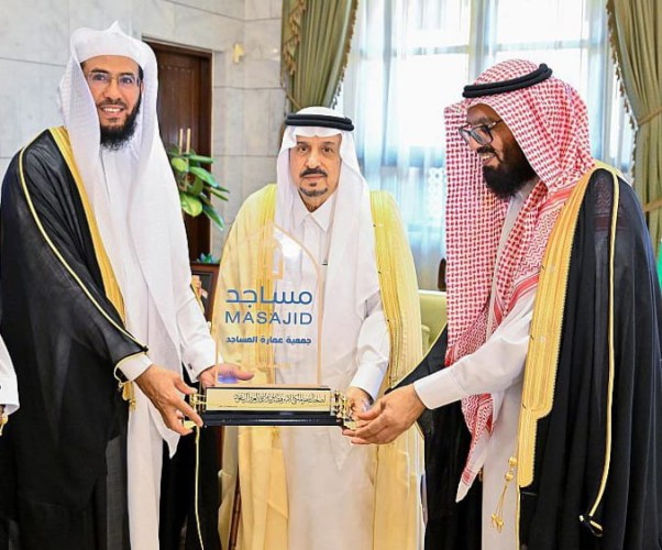سمو أمير منطقة الرياض يستقبل رئيس مجلس إدارة جمعية عمارة المساجد