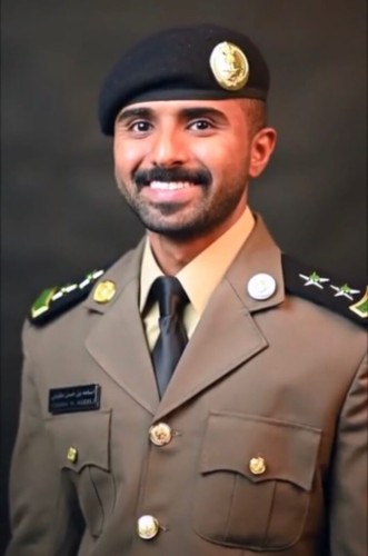 أسامة بن حسن عقيلي يحتفل  ‏بتخرجه برتبة ( ملازم أول )