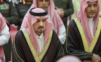 سمو أمير الرياض يؤدي صلاة الميت على الأمير طلال بن فهد بن محمد بن عبدالرحمن ووالدة الأمير خالد بن فهد بن فيصل