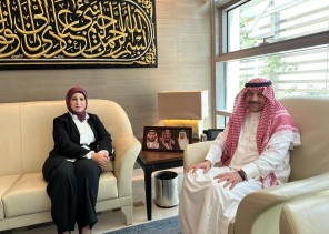 سفير خادم الأردن يلتقي رئيسة الإتحاد النسائي الأردني لانا كريشان في مكتبه بالسفارة