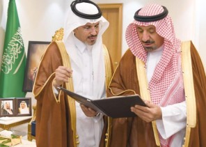 سمو أمير منطقة نجران يتسلم تقرير الخطوط السعودية بالمنطقة
