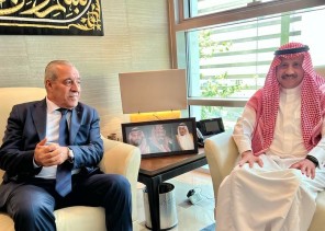 سفير خادم الحرمين بالأردن يلتقي السفير المعين غير المقيم لدى دولة فلسطين مكتبه بالسفارة في عمّان