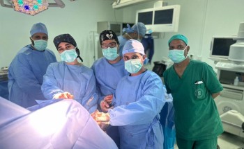 فريق طبي بمستشفى الملك عبدالعزيز بجدة يتمكن من إنهاء معاناة مريضة تعاني من آلم مزمن بالكتف الأيمن