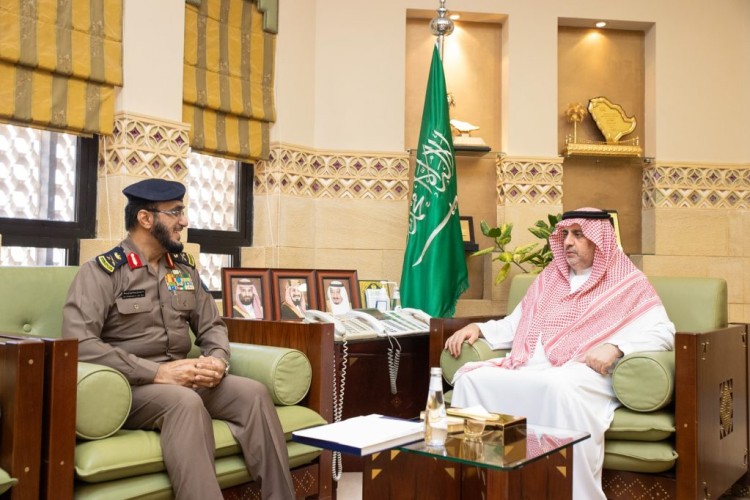 وكيل إمارة منطقة الرياض يستقبل مدير الدفاع المدني بالمنطقة