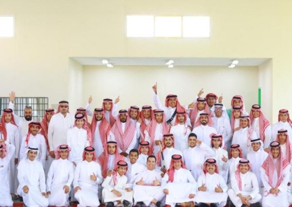 ثانوية الشيخ إبن باز بعرعر تفوز بمسابقة العرضة السعودية لمدارس عرعر