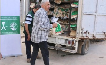 مركز الملك سلمان للإغاثة يوزع يوميًا 25.000 ربطة خبز للأسر اللاجئة ضمن مشروع مخبز الأمل الخيري شمال لبنان