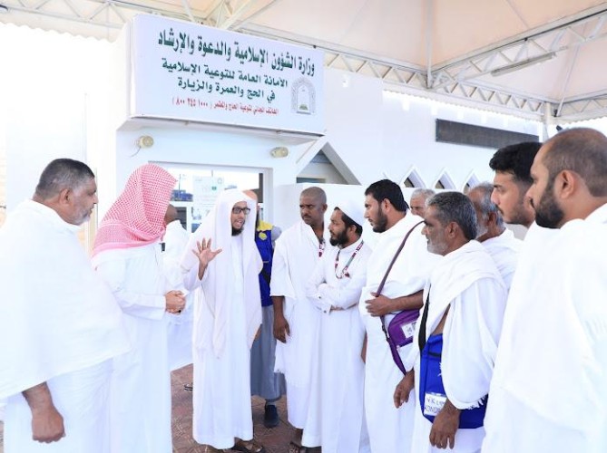 وزارة الشؤون الإسلامية تواصل تقديم الخدمات التوعوية لمرتادي مسجد الحلّ الجعرانة بمكة المكرمة