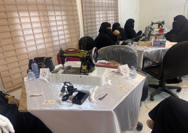 جمعية المتقاعدين بجازان تقيم دورة لتعليم الخياطة لبنات المتقاعدين والمتقاعدات