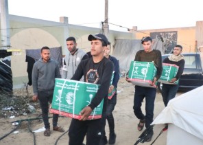 بهدف تخفيف معاناة السكان في قطاع غزة .. مركز الملك سلمان للإغاثة يوزع على المتضررين الفلسطينيين السلال الغذائية والمساعدات الإيوائية