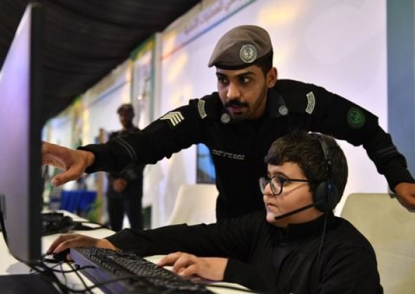 وزارة الداخلية تواصل مشاركتها في مهرجان الملك عبدالعزيز للإبل بمعرض واحة الأمن حتى 31 ديسمبر الجاري