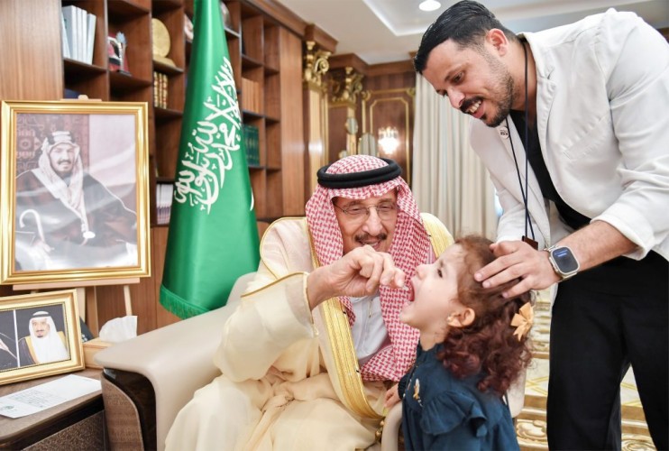 سمو أمير جازان يدشن حملة تطعيم ضد “شلل الأطفال “بالمنطقة