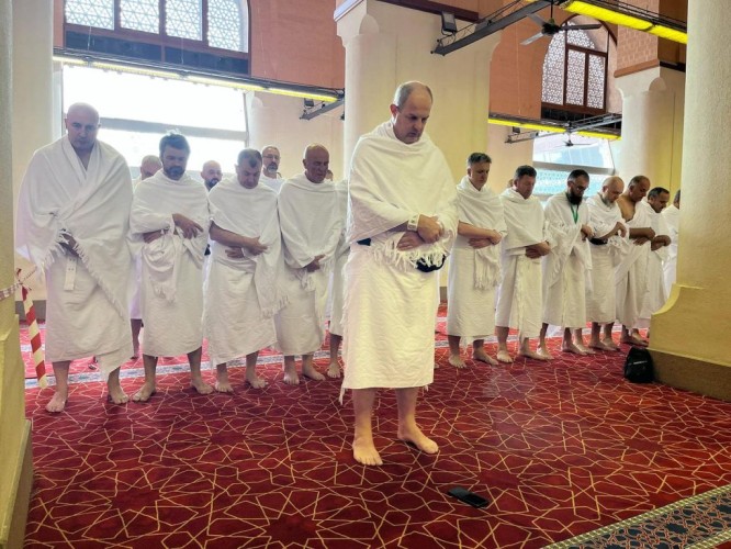 ضيوف “خادم الحرمين الشريفين للعمرة والزيارة” يغادرون المدينة إلى مكة لأداء مناسك العمرة