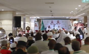 إمام المسجد النبوي يلتقي ضيوف برنامج خادم الحرمين الشريفين للعمرة والزيارة