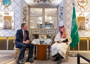 سمو وزير الخارجية يلتقي وزير الخارجية البريطاني