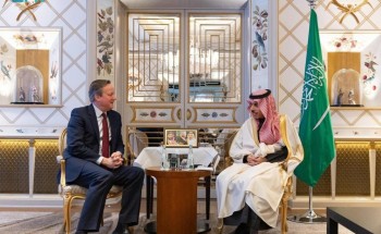 سمو وزير الخارجية يلتقي وزير الخارجية البريطاني