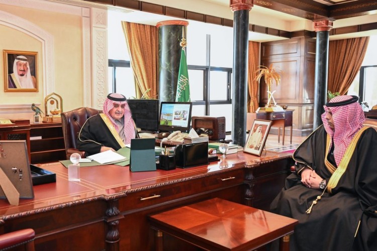 أمير منطقة تبوك يستقبل مدير وكالة الأنباء السعودية بالمنطقة