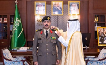 سمو محافظ الأحساء يقلّد مدير شرطة المحافظة رتبته الجديدة