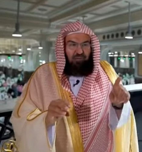 بالفيديو: الشيخ “السديس” يكشف عن سر جمال وجاذبية صوته في تلاوة القرآن في الصلاة