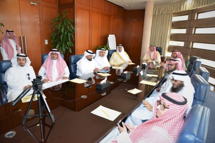 جامعة الملك عبدالعزيز تبحث تعزيز أوجه التعاون مع المؤسسة العامة لتحلية المياه المالحة