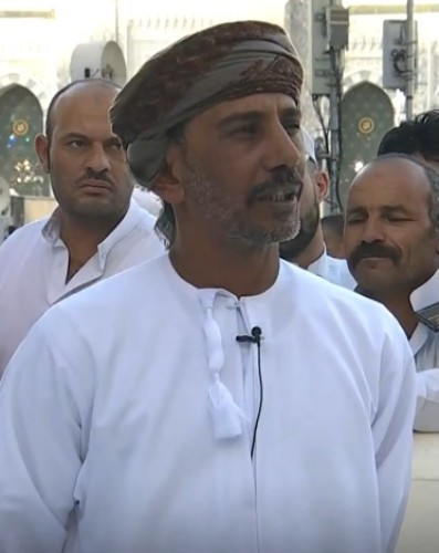 رحالة عماني يقطع 2500 كيلومتر من صلالة لمكة في 78 يوما سيرا على الأقدام