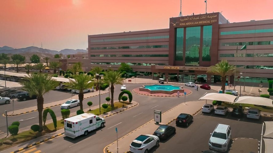 مدينة الملك عبدالله الطبية تُنقذ حياة عشريني من تضيق شديد بالقصبة الهوائية بلغ 90%