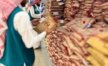 “التجارة” تواصل جولاتها الرقابية على منافذ بيع زكاة الفطر ومستلزمات العيد
