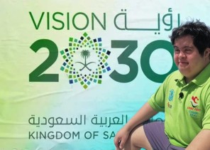 السباح فيصل القصيبي يحمل رؤية ٢٠٣٠ من السعودية إلى الغردقة لعبور المانش