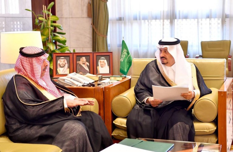 سمو الأمير فيصل بن بندر يستقبل مدير عام التعليم بمنطقة الرياض