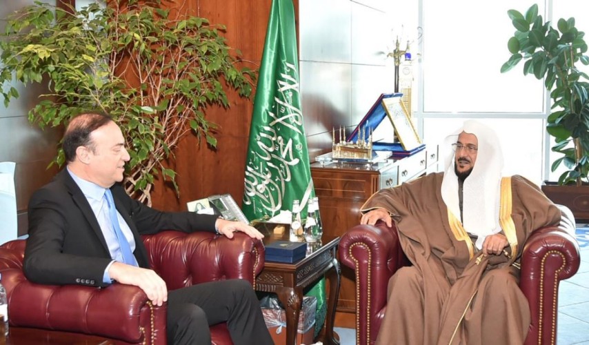 وزير الشؤون الإسلامية يستقبل السفير اللبناني لدى المملكة