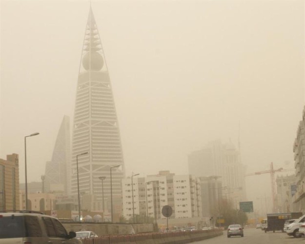 “الأرصاد”: استمرار حالة الرؤية غير الجيدة بسبب العوالق الترابية على الرياض وبعض محافظاتها