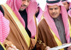 الأمير فيصل بن خالد بن سلطان يضع حجر الأساس لوحدة بيطرية نموذجية في منطقة الحدود الشمالية