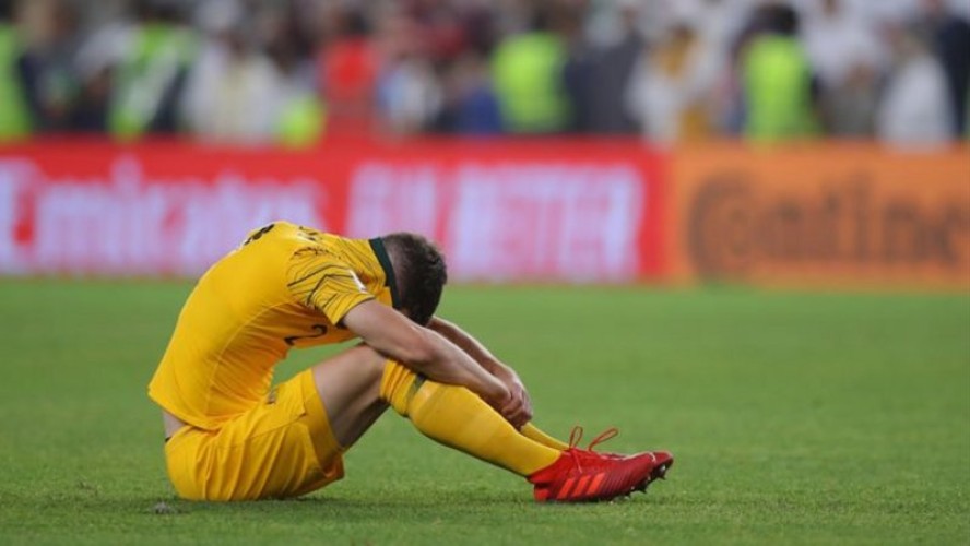 مدافع “الهلال” يتصدر عناوين الصحف العالمية بعد الخطأ في مباراة “الإمارات”