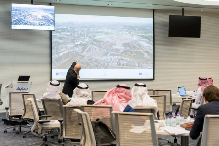 المعهد العقاري السعودي يطلق برنامج التنفيذيين بالتعاون مع الشريك الاستراتيجي Business School IE