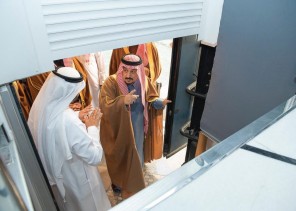 أمير منطقة الرياض يستقبل مدير عام صندوق تنمية الموارد البشرية .. ويدشّن فرع هدف المتنقل بالمنطقة