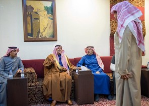 سمو نائب أمير الرياض يقدم العزاء لأسرة الشلهوب