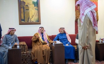 سمو نائب أمير الرياض يقدم العزاء لأسرة الشلهوب