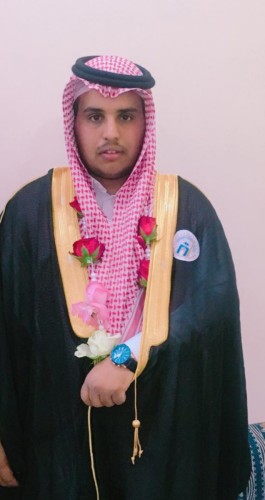 مساعد تعليم محافظة الحائط يحتفل بتخرج إبنه الشاب « عمر»
