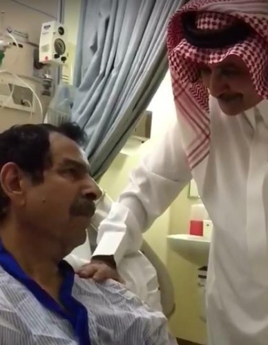 المذيع باهبري ينشر مقطعاً يجمعه بزميله فهد الشايع بعد انقطاع 20 عاما