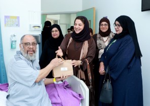 مستشفى الملك حمد الجامعي .. يستقبل أعضاء جمعية أبناء الخليج للأعمال الأنسانية