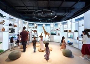 افتتاح “مكتبة أبوظبي للأطفال” والمسرح في المجمّع الثقافي بالحصن