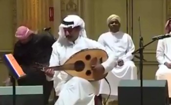 تركي آل الشيخ يدعو فنانا ظهر في فيديو وهو يعزف على العود باحترافية للتواصل مع “الترفيه”