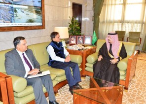 سمو أمير منطقة الرياض يستقبل السفير الهندي لدى المملكة
