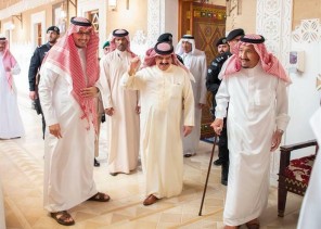 بالصور.. خادم الحرمين يستقبل ملك البحرين ويقيم مأدبة غداء تكريماً له
