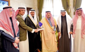 أمير الرياض يستقبل رئيس مجلس إدارة جمعية إعلاميون