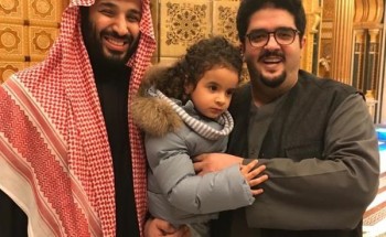 شاهد.. ولي العهد يزور الأمير عبدالعزيز بن فهد في منزله بالرياض